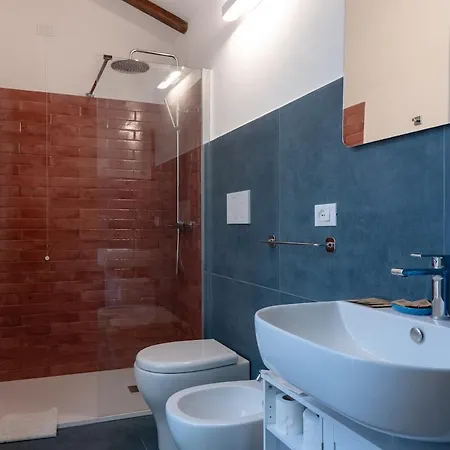 Roof 211 라스페치아