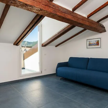 Roof 211 Апартаменти