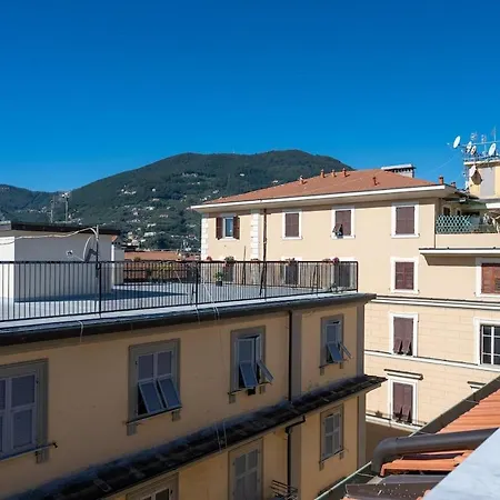 Апартаменти Roof 211 *