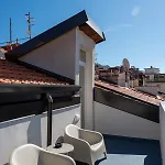 Roof 211 公寓 *