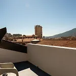 Roof 211 公寓